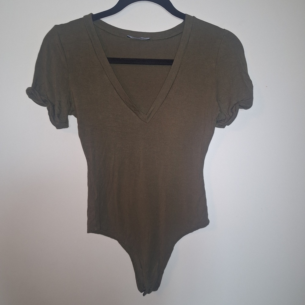 Fashion Nova Olive Green Deep V-Neck Short Sleeve Bodice Size Small